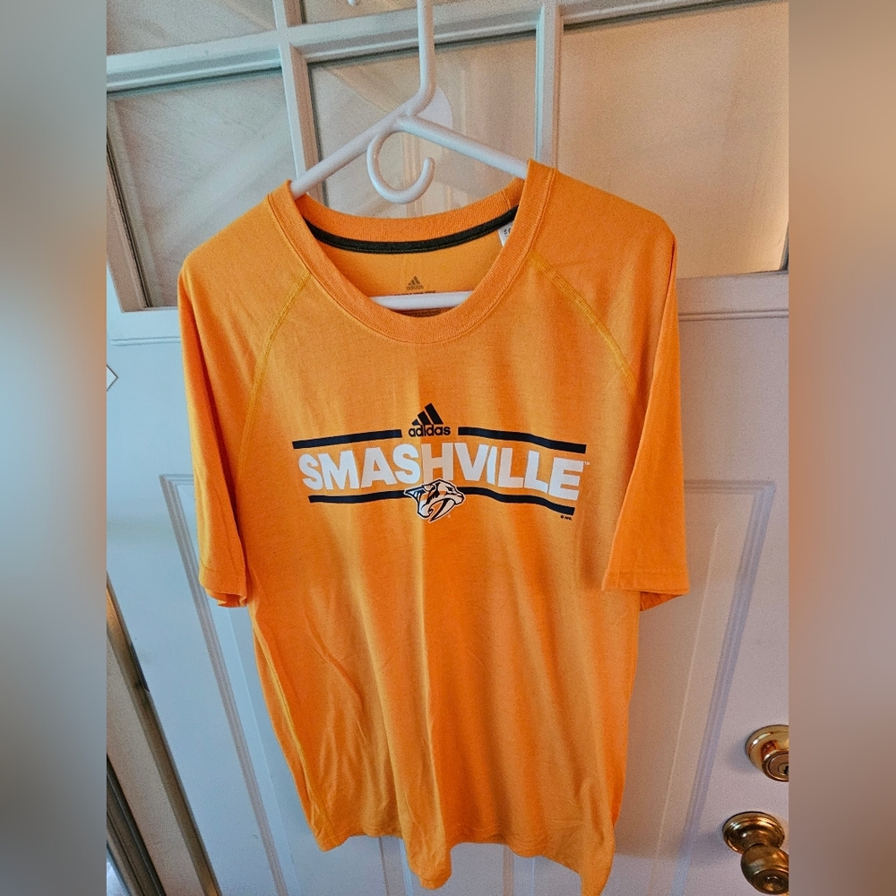 Nashville Predators Tee